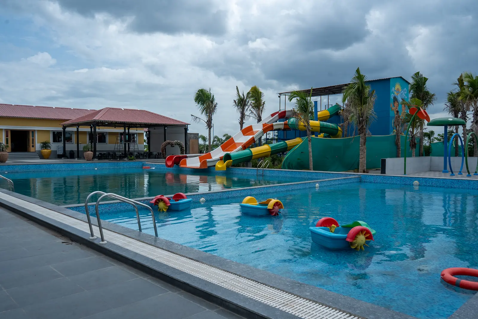 Pool landscape